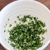 【5分で作れる！】トマトのニラの中華和えの工程1