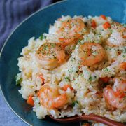 残りご飯で簡単本格的！バター香る【海老ピラフ】