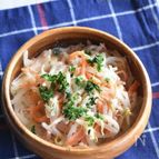 パリパリ食感がやみつきに！もやしのコールスローサラダ