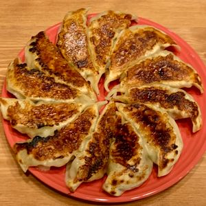 ぐ〜たら子の作ってみた!投稿(絶品♡我が家の焼き餃子)