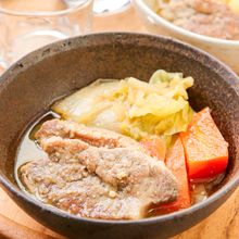 豚肉ブロック味噌煮込み『とろうま野菜と豚肉で癒され一品』