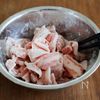 『新玉ねぎたっぷり☆ポークハヤシライス』ルウなし煮込み5分!の工程1
