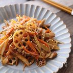 我が家のきんぴらごぼう（れんこんの甘酢漬け入り）
