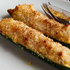 夏に食べたい！ツナとみそのウマ味を詰めたズッキーニボート