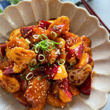 揚げずに簡単♪
鶏むね肉とさつま芋の甘酢あん