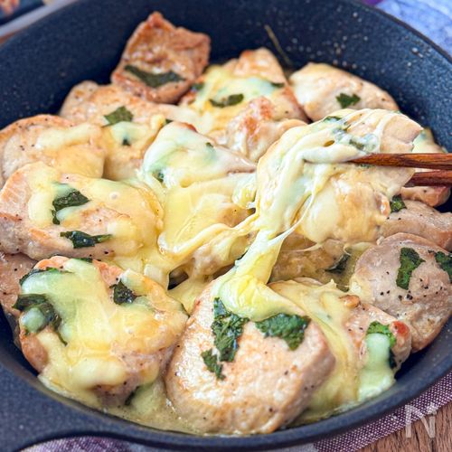 下味効果でむね肉しっとり♪【しそチーズチキン】
