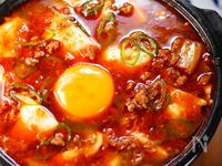 行列の韓国料理店の🍚10倍おいしいスンドゥブチゲ🤩