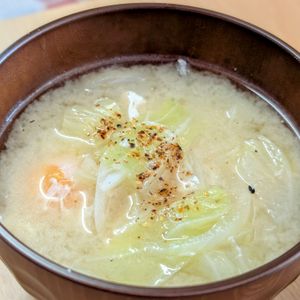 まゆのの作ってみた!投稿(【キャベツと煮卵のお味噌汁】野菜の甘みと半熟卵がよく合う！)