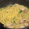 鶏肉と豆苗の和風パスタの工程3