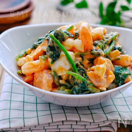 むき海老とゆで卵とほうれん草のオーロラサラダ By 松山絵美 レシピサイト Nadia ナディア プロの料理家のおいしいレシピ