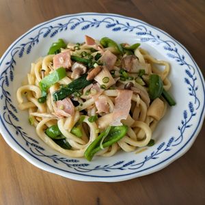 るるる♪の作ってみた!投稿(【エリンギとベーコンの香味バター焼うどん】冷凍うどんで簡単)