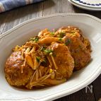 きのこたっぷり【煮込み豆腐ハンバーグ】