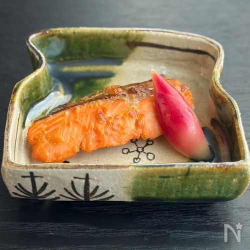 【鮭の甘酒味噌焼き】漬けて焼くだけの簡単腸活レシピ♩