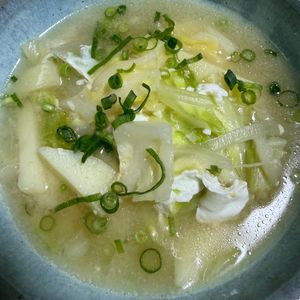 ゆっこの作ってみた!投稿(幸せな味♡『具沢山野菜と落とし卵のお味噌汁』)