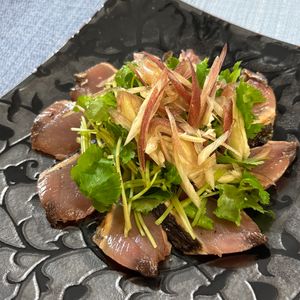 楽ラク手抜キッチン🐶🐾の作ってみた!投稿(わさび塩で味わう！薬味たっぷりカツオのたたき)