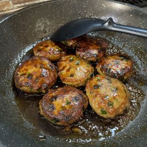 しょうこの作ってみた!投稿(【ワンパン豚ニラつくね】洗い物が少なく楽ちん♪ポン酢だれで◎)