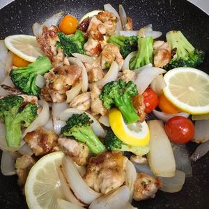 zabuの作ってみた!投稿(新玉ねぎのレモンチキン)