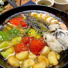 アヒージョ超えてほぼ鍋な絶品アヒージョ、〆パスタまでコース