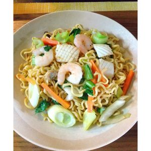 チョロリスの作ってみた!投稿(【上海風焼きそば】ぷりぷり海老の絶品焼きそば♡やみつきな味◎)