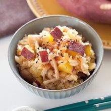 【秋の味♡】さつまいもとキノコの味噌バターごはん