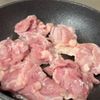 【簡単濃厚なご飯泥棒】焼き芋と鶏肉のバター照り焼き。の工程2