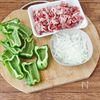 満足おかず!焼肉のたれで♪ピーマンの豚こま詰めの工程1