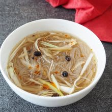 レンジで簡単！スパイス醤油香る春雨スープ