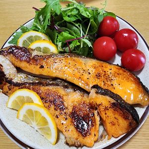 ナムディの作ってみた!投稿(【鮭のレモンバター醤油ソテー】さっぱりコク旨♡簡単お魚レシピ)