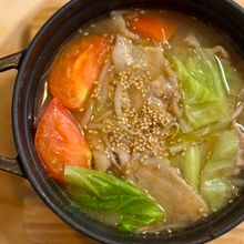 ご飯もすすむ！豚バラと野菜のおかず味噌汁！