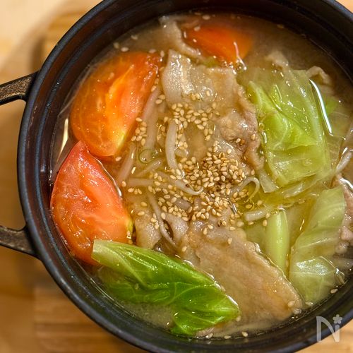 ご飯もすすむ！豚バラと野菜のおかず味噌汁！