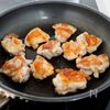 『鶏肉と新じゃがのにんにく醤油炒め』照りっと絶品♡やみつき♪の工程3