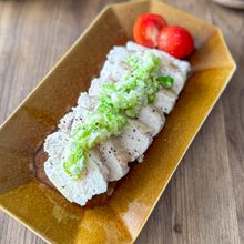レンジで簡単!《やわらかチキンのネギ塩だれ》
