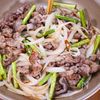 行列の定食屋さんの🍚牛肉とにんにくの芽のスタミナ炒め🤩の工程4