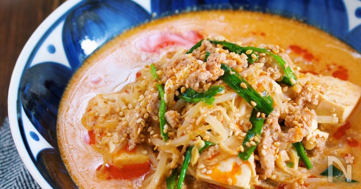 重ねて煮るだけ♪『もやしと豆腐のうま辛♡坦々スープ