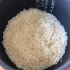 秋の味覚を堪能する♪鮭ときのこの味噌バターごはんの工程1