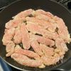 奪い合いになっちゃう美味しさ「鶏胸肉の甘辛スティックチキン」の工程3