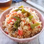 放置で完成！じゃことピーマンとカニカマの炊き込みごはん♩簡単