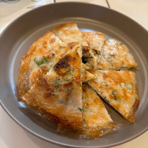 mi-koの作ってみた!投稿(もどす手間なし簡単♡ライスペーパーで鶏ひき肉と大葉の挟み焼き)