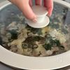 〖 重ねて焼くだけ 〗ライスペーパーきのこチーズガレットの工程5