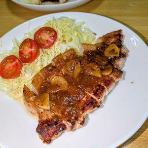 joe sanの作ってみた!投稿(漬けこみ不要！豚ロースのにんにく味噌だれソテー)