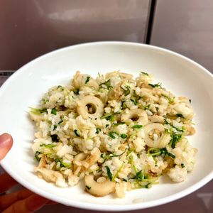ケの作ってみた!投稿(コスパ最強♩豆苗ちくわ炒飯)