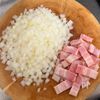 旨み濃厚！本鶏だしで簡単ワンパンピラフの下準備