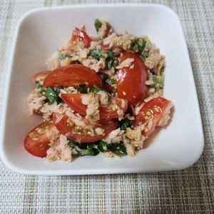 とももの作ってみた!投稿(トマトと大葉の《旨だし♡ツナサラダ》)