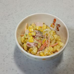ひろりぃの作ってみた!投稿(お惣菜屋さんの味になるコツあり♡『とろっとマカロニサラダ』)