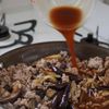 【パパっと満足】ナスとニラのそぼろ丼の工程3