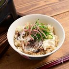 うまみが染み込む「ショウガと豆腐の鯛釜飯」