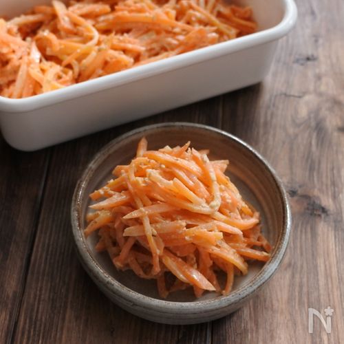 【人参1本で♪電子レンジ使用】胡麻マヨ和え
