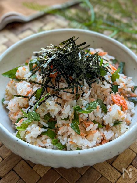 我が家の人気ごはん《香ばし鮭と大葉のちらし寿司》