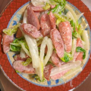 たりおの作ってみた!投稿(白菜消費✨白菜とウインナーのからしマヨネーズ和え😋🥗)