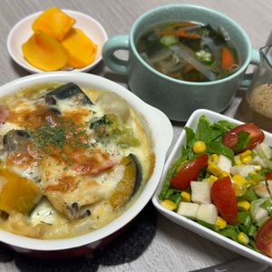 みーこの作ってみた!投稿(ボリューム満点！ほくほくとろっ♡鶏肉と里芋の豆乳味噌グラタン)
